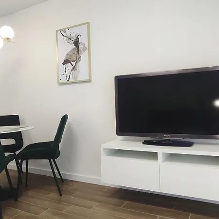 New J22, Free Private Parking, Terrace, Self Check-in Daire Kaunas
